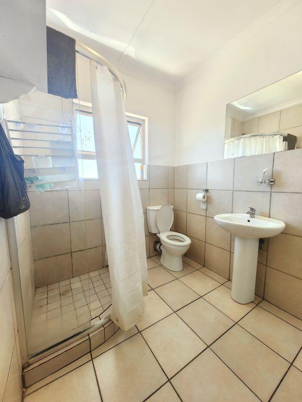 2 Bedroom Property for Sale in Grassy Park Western Cape